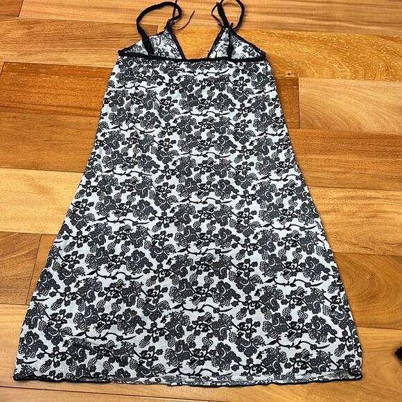 NWOT slips size S  - Picture 4 of 6